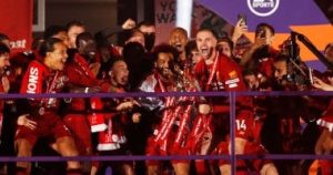 ليفربول يحيي ذكريات الفوز التاريخي بلقب البريميرليغ
