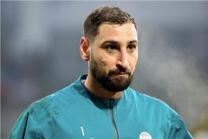 باريس يوضح موقفه من اهتمام مانشستر يونايتد بالتعاقد مع دوناروما