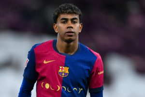لامين يامال يضيف الهدف الخامس لبرشلونة ضد كومو في مباراة رائعة