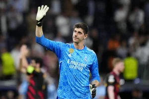 كورتوا يعلن عن مستجدات تجديد عقده مع ريال مدريد