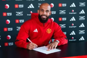 ماذا حقق مبيومو في بطولة الدوري الإنجليزي الممتاز
