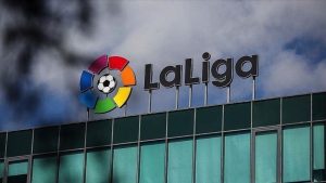 انتقادات متزايدة لقرار اقامة مباراة برشلونة وفياريال خارج اسبانيا