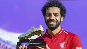 اكتشف اللاعبين الفائزين بجائزة الحذاء الذهبي في البريميرليغ مع محمد صلاح