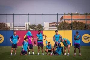 برشلونة يسعى لتحقيق انطلاقة تاريخية جديدة في الدوري الإسباني