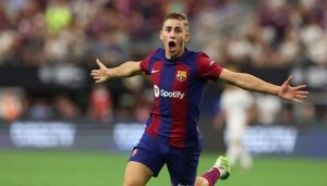 مفاوضات برشلونة ومانشستر يونايتد حول صفقة فيرمين لوبيز تتصدر الأخبار