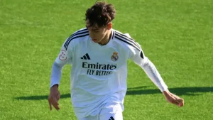 ريال مدريد يمدد عقد نجمه الشاب بعد تألقه مع المدرب الجديد