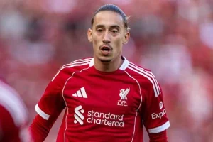 رسميا.. ليفربول يعلن إعارة تسيميكاس إلى روما