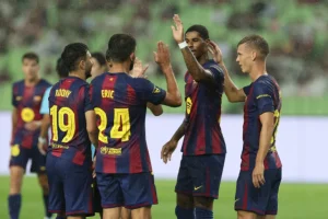 نجوم برشلونة الخمسة يقودون الفريق في كأس خوان غامبر