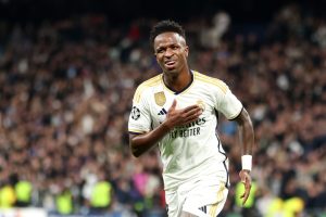 توقف محادثات تجديد عقد فينيسيوس مع ريال مدريد بشكل رسمي