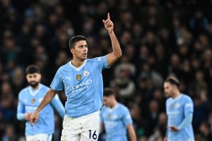 غوارديولا يشيد برودري ويصفه باللاعب الحيوي في مانشستر سيتي