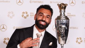 صلاح يتوج بلقب أفضل لاعب في الدوري الإنجليزي لموسم 2024 2025