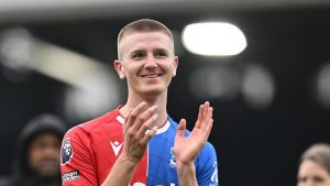 ريال مدريد يراقب آدم وارتون تحسبًا لرحيل رودريغو