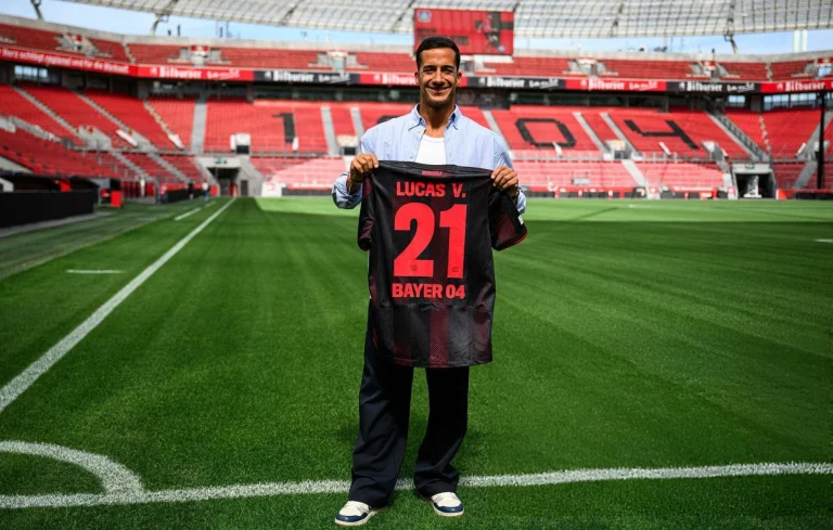 لوكاس فاسكيز يكشف دور تشابي ألونسو في انتقاله إلى باير ليفركوزن