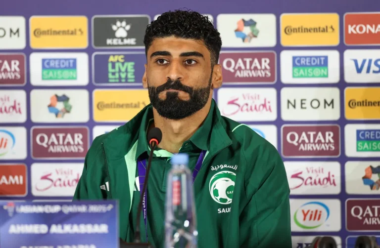 الأهلي يفسد خطة الهلال للتعاقد مع حارس القادسية.. تفاصيل مثيرة