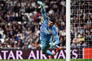 كورتوا يواصل التألق مع ريال مدريد ويحافظ على نظافة شباكه