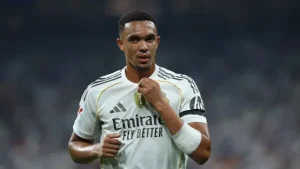 أرنولد يحتفي بانتصار ريال مدريد الثالث على التوالي في الليغا