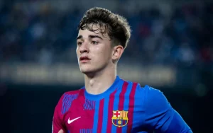 أصوات تدعو برشلونة للتفكير في بيع غافي والاعتماد على شبابه الصاعدين