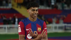 هيرستو ستويشكوف يثني على موهبة برشلونة لامين يامال