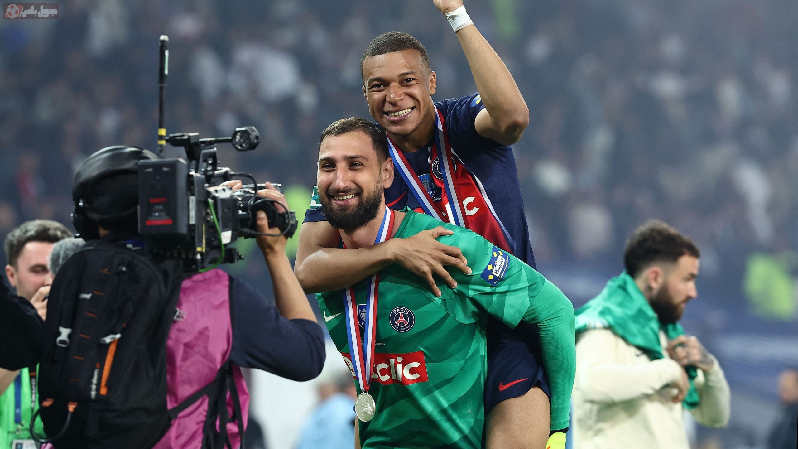 مبابي مع دوناروما