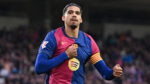 برشلونة يحدد البديل المناسب لأراوخو في تشكيل الفريق المقبل