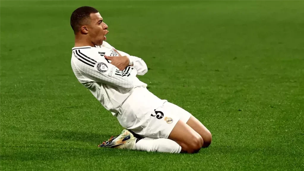 مبابي يظهر بصورة مختلفة مع ريال مدريد في موسمه الجديد