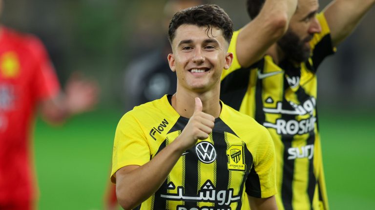 فالنسيا الإسباني يستهدف أوناي هيرنانديز ورحيله عن الاتحاد وشيك