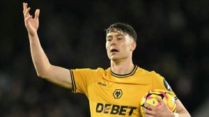 ذا أثلتيك: نيوكاسل يعرض 50 مليون إسترليني لضم يورجن ستراند لارسن