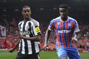 ليفربول متفائل بالتعاقد مع إيزاك وجويهي قبل غلق سوق الانتقالات