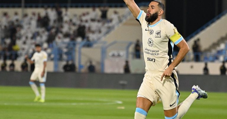 كريم بنزيما يواصل صناعة المجد.. الهاتريك رقم 17 في مسيرته الكروية