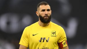 بنزيما يدعم إدارة الاتحاد ويؤكد أولوية مصلحة الفريق