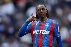 توتنهام يقترب من ضم اللاعب إيزي بشكل رسمي