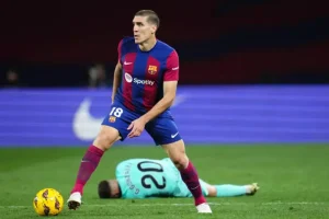 روميو في انتظار قرار برشلونة بشأن مستقبله الرياضي