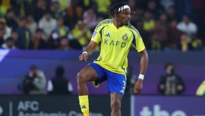 تجدد إصابة سيماكان قبل مواجهة الاتحاد والعمري يعود للتدريبات