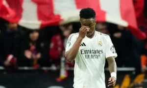 فينيسيوس يواجه تحديات معقدة في مسيرته مع ريال مدريد