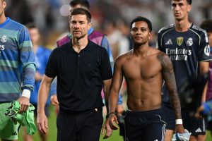ألونسو يستعد لتعزيز خط دفاع ريال مدريد قبل انطلاق الموسم