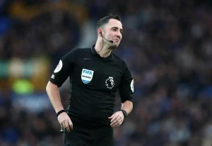 كريس كافاناغ يدير قمة ليفربول وأرسنال في الدوري الإنجليزي الممتاز