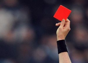 الكرتي ينال البطاقة الحمراء في بداية الدوري المصري أمام دجلة