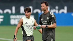 تاثير تشابي الونسو على بقاء هذا اللاعب في ريال مدريد