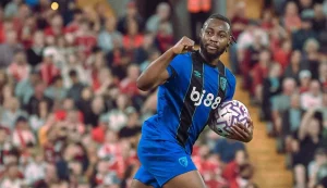 أول لاعب يحرز هدفين في الدوري الإنجليزي بالموسم الجديد