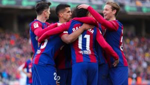 لاعبي برشلونة الذين لا يمكن التفريط بهم في الفريق