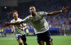 مبابي يواصل التألق ويقود ريال مدريد للفوز بثلاثية على أوفييدو