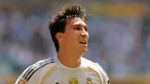 مدة عقد غونزالو غارسيا الجديد مع ريال مدريد تكشف للمرة الاولى