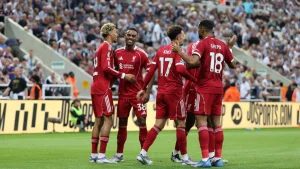 سلوت يعلن قائمة ليفربول لدوري أبطال أوروبا 2025-2026