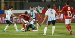 الأهلي يغرم لاعبيه بعد الخسارة من بيراميدز ويعين مدربًا مؤقتًا
