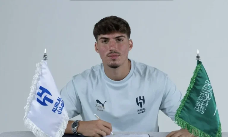 يوسف أكتشيشيك ينضم لتدريبات الهلال بعد انتهاء التوقف الدولي