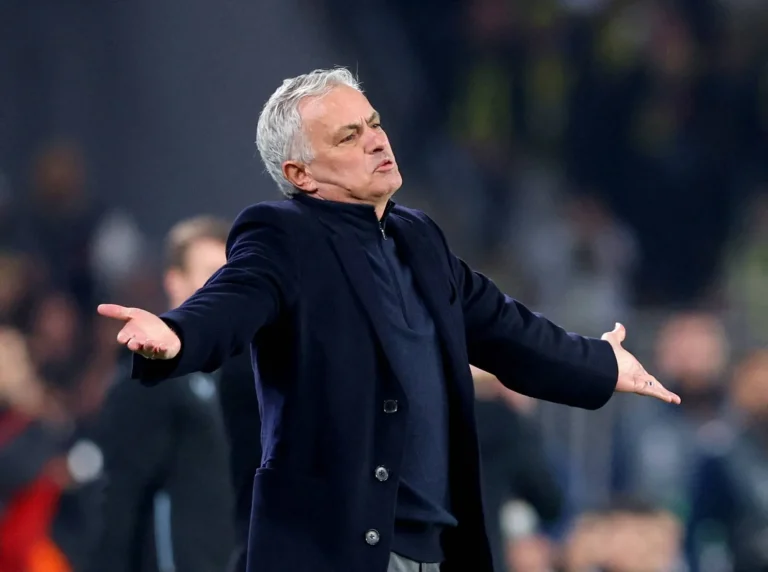 مورينيو قريب من تدريب بنفيكا ويؤكد اهتمامه بالفريق