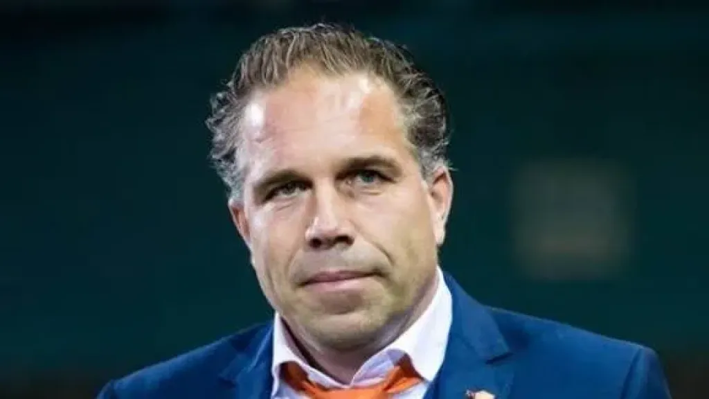 الاهلي يتعاقد مع ارت لانجيلير
