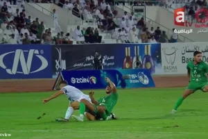 بالفيديو طرد سام مرسي في أولى مبارياته مع الكويت بالدوري الكويتي