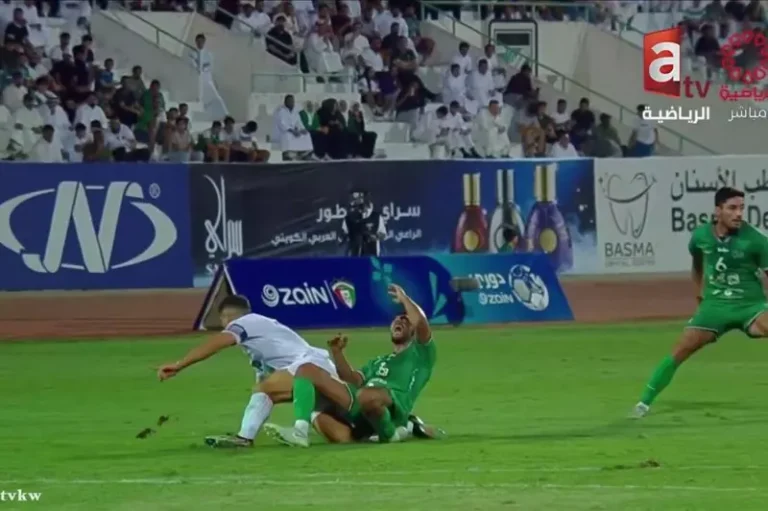 بالفيديو طرد سام مرسي في أولى مبارياته مع الكويت بالدوري الكويتي