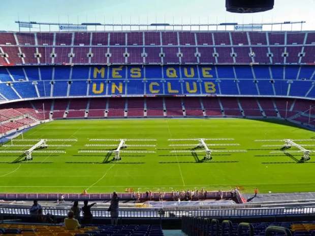 برشلونة الكامب نو جاهز